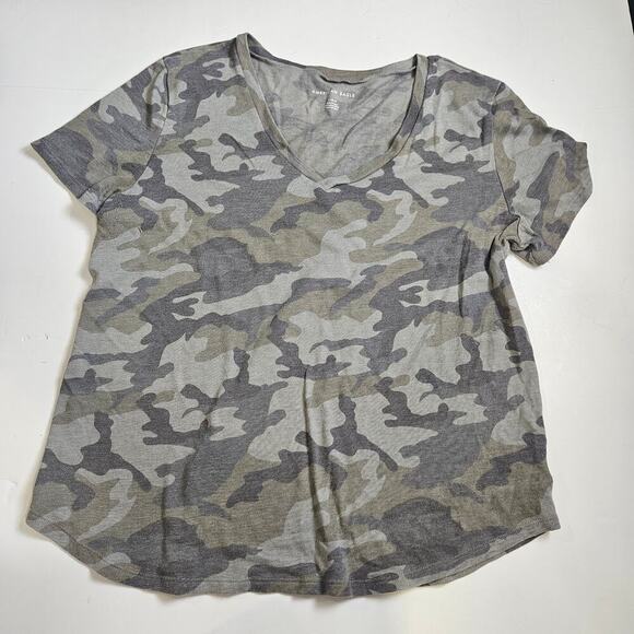 American Eagle Top Women’s Green Camouflage Short Sleeve Size Large V Neck - Picture 1 of 5
